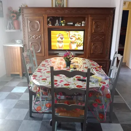 Maison Accueillante à Avec Jardin Privatif *