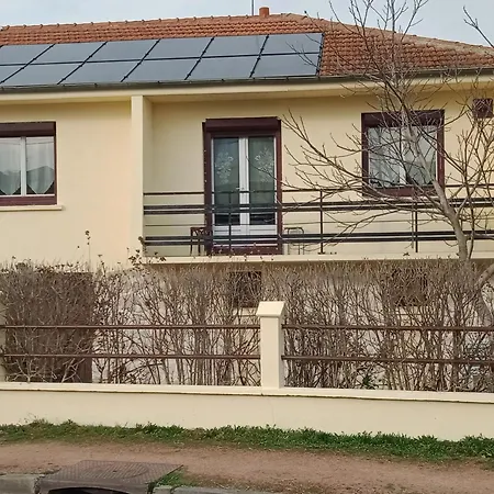 Maison Accueillante A Avec Jardin Privatif Montluçon