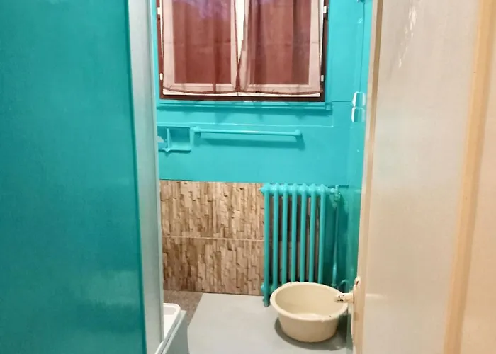 Holiday home Maison Accueillante A Avec Jardin Privatif Montlucon