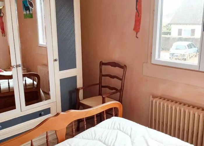 Maison Accueillante A Avec Jardin Privatif Holiday home Montlucon